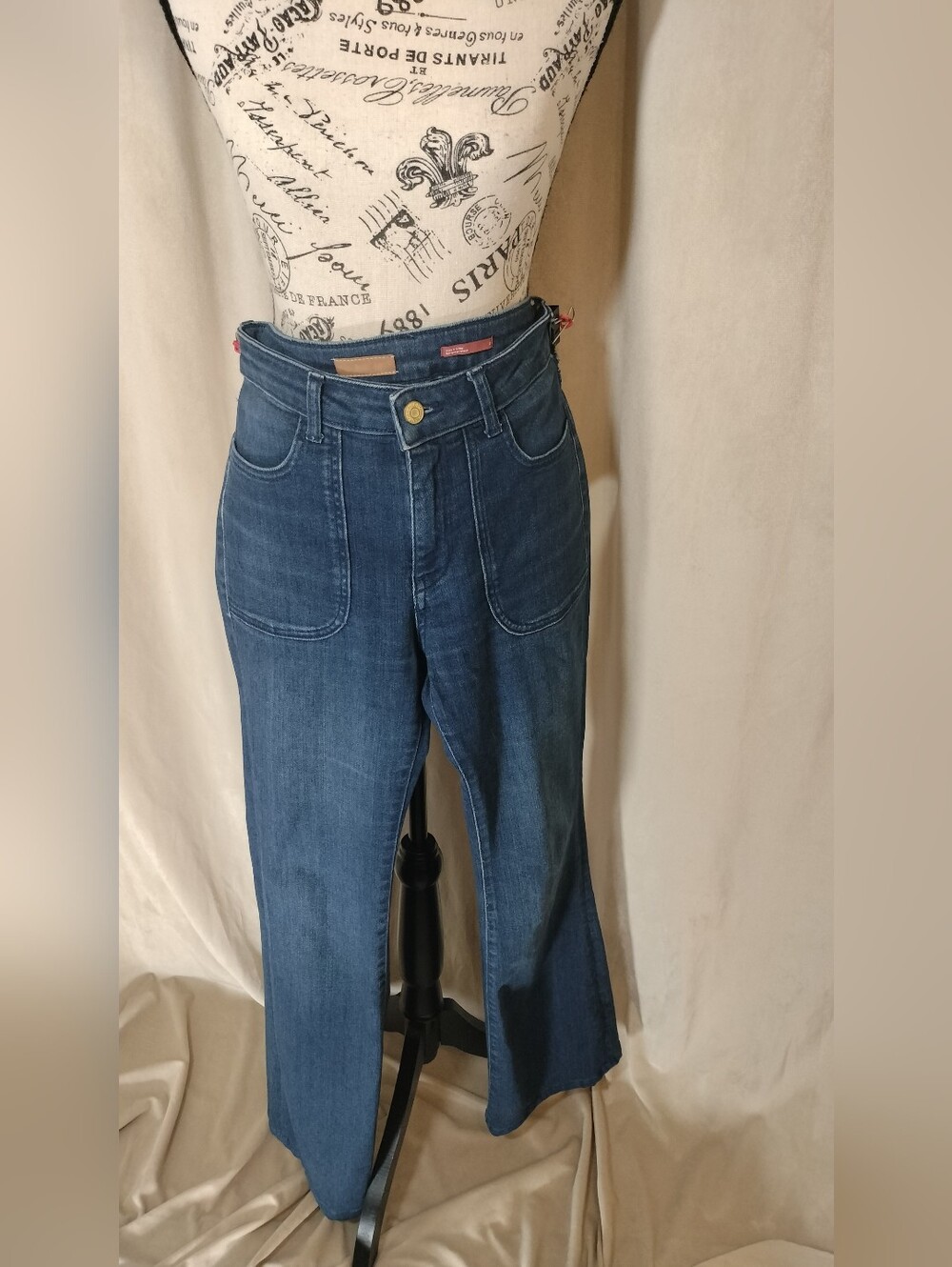PILCRO Women's Blue Medium Wash Wide Leg Jeans. Size 27